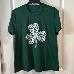 St. Patrick’s Day green white Shamrock graphic T-shirt, size XXL